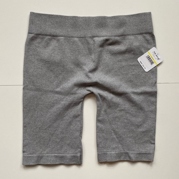 Free People Women’s Biker Shorts - Picture 4 of 4